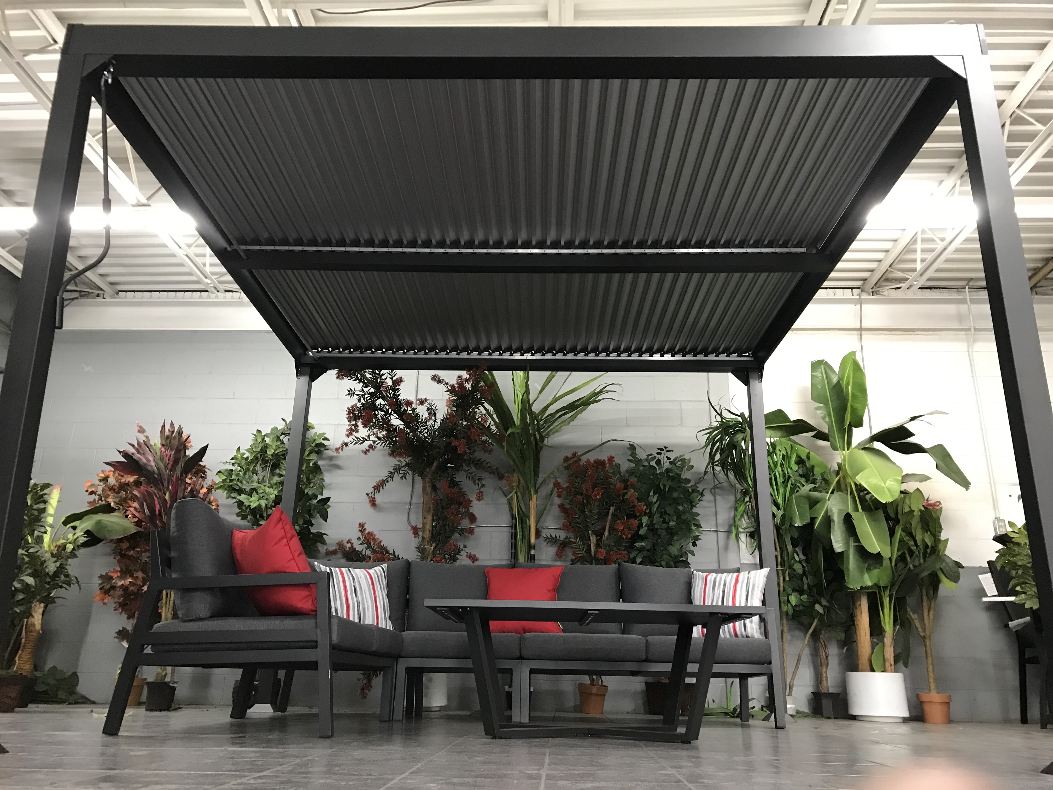 Jardin Louvred Pergola