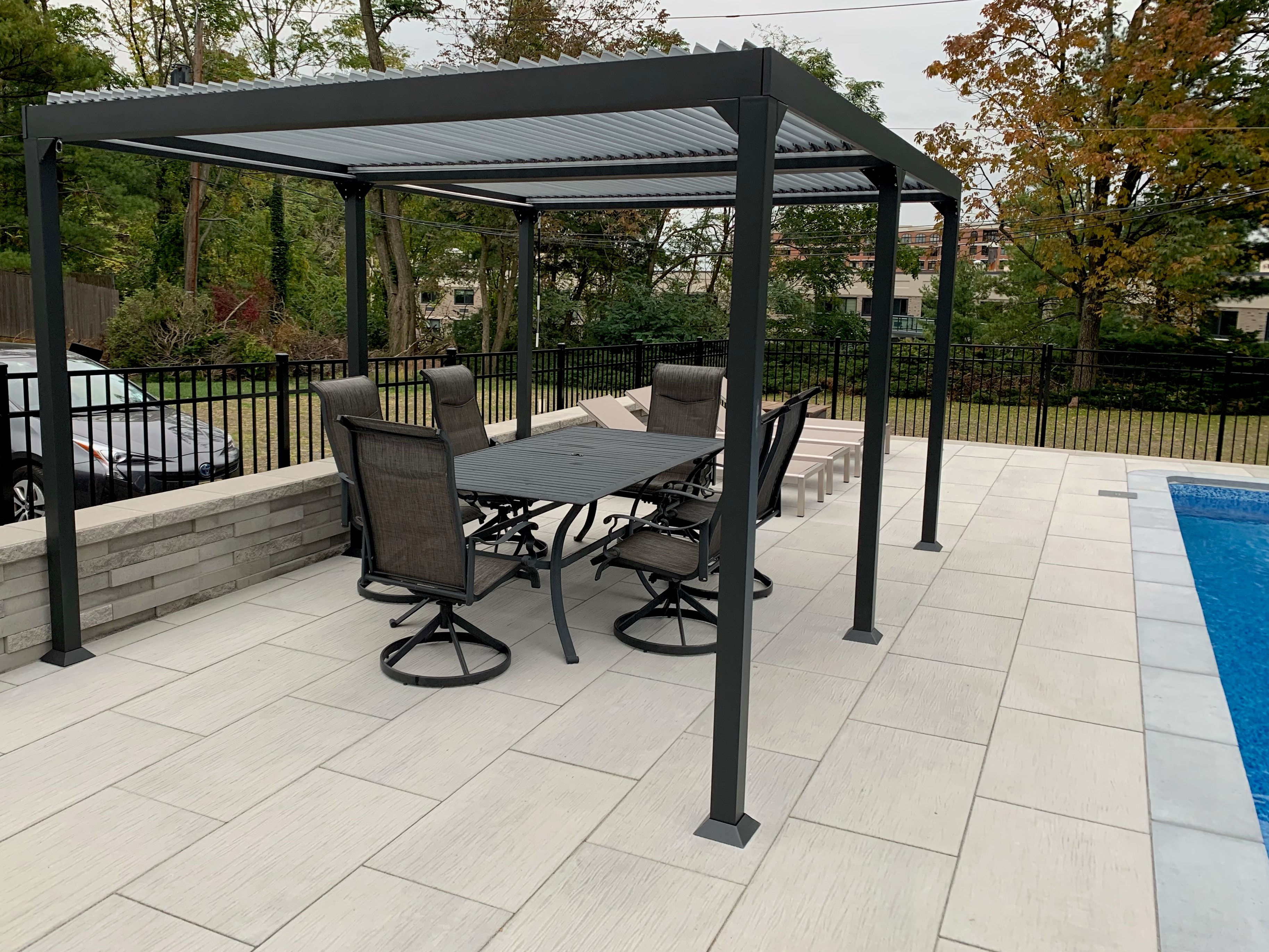 Jardin Louvred Pergola